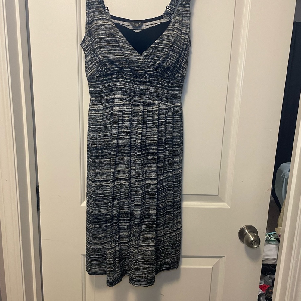 Beautiful comfy dress with stretch and built in bra.